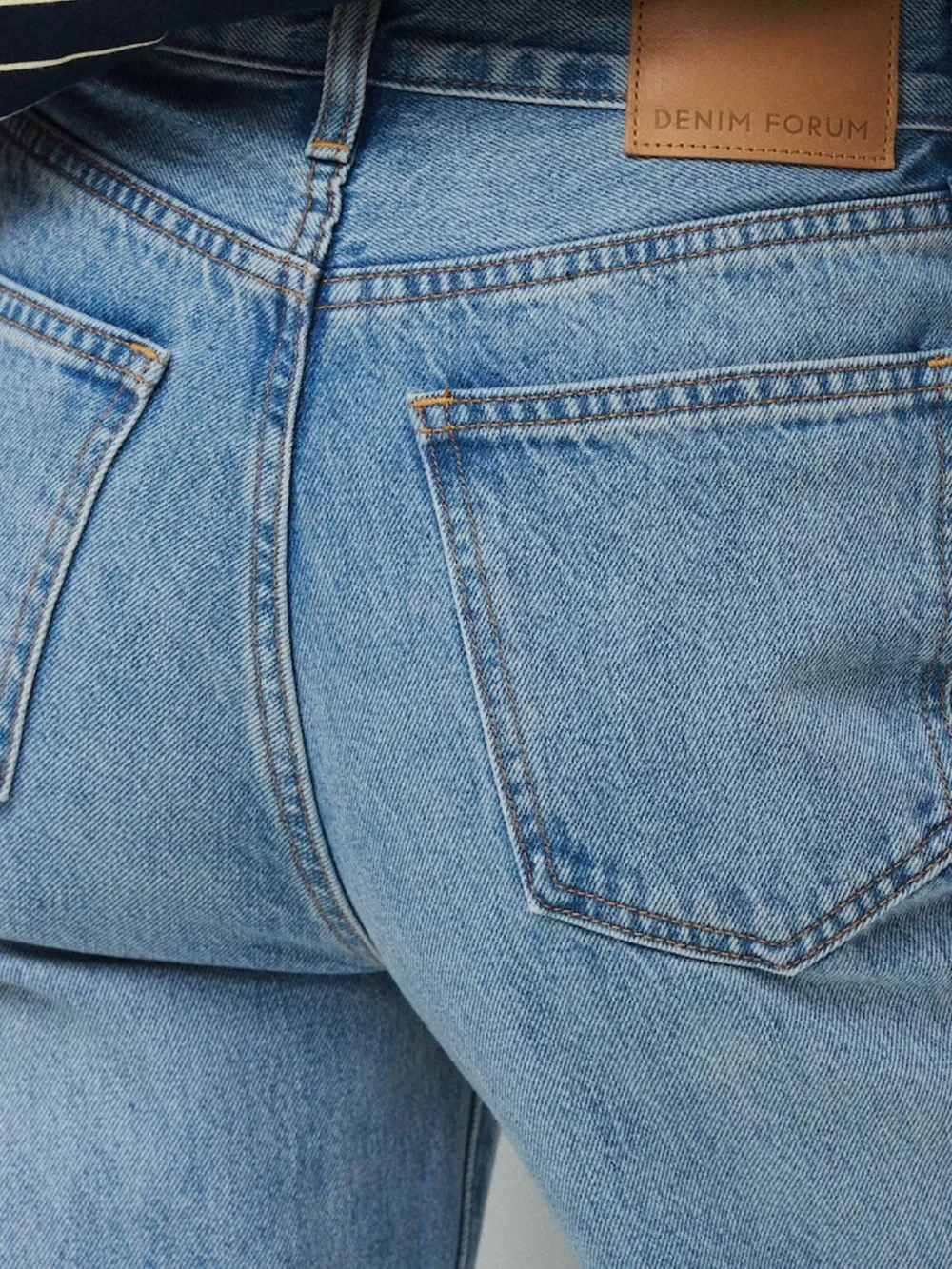 Aritzia Denim Forum the Farrah Hi-Rise Wide Jeans size 27